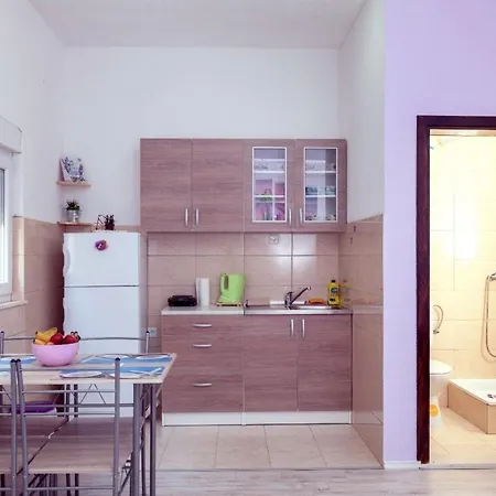 아파트 Cozy Close To Dubrovnik 네움